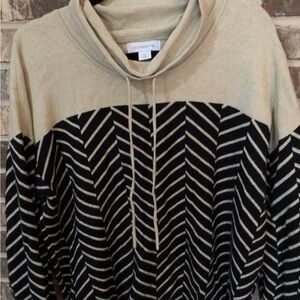 Liz Claiborne Black and Cream Chevron Hoodie